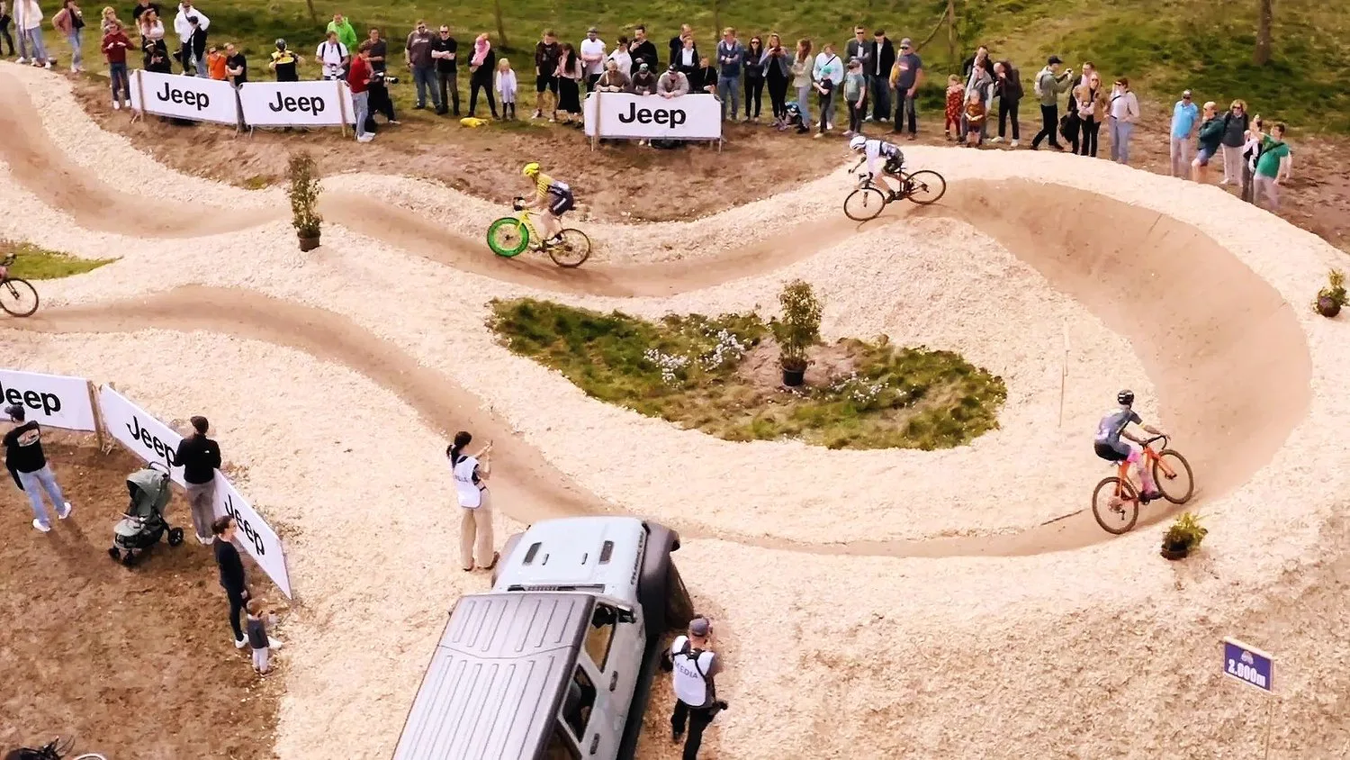 Decathlon × Red Bull – Aufsatteln – Bild 4
