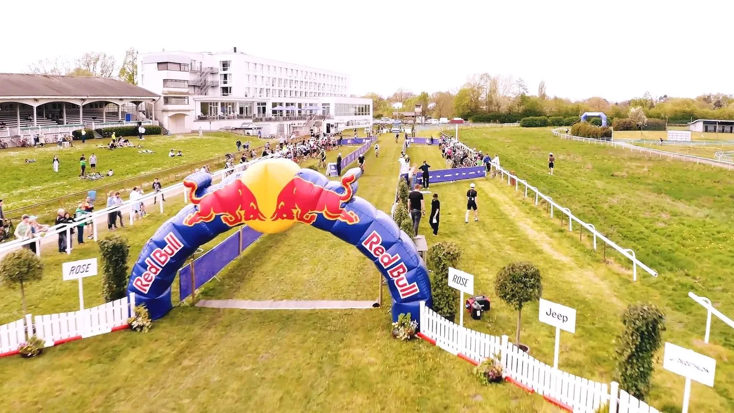 Decathlon × Red Bull – Aufsatteln – Bild 5
